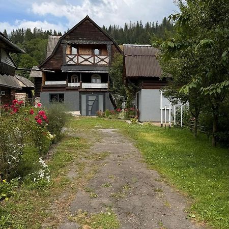 Гостьовий будинок Ізки Екстер'єр фото
